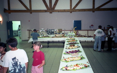 Gemeindehaus 14590 Moyaux - Abendessen im Saal Michel d'Ornano der stdtischen Halle Moyaux
Maison communale 14590 Moyaux - Dner dans la salle Michel d'Ornano de la salle municipale de Moyaux
Community centre 14590 Moyaux - Dinner in the Michel d'Ornano room of the Moyaux municipal hall